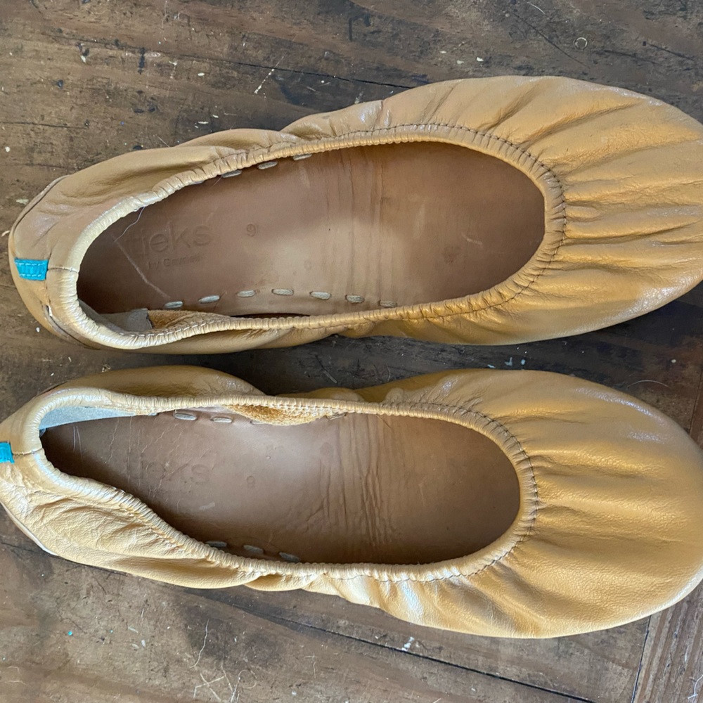 Camel Tieks Ballet Flats - size 9